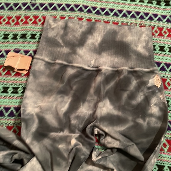 Good Karma leggings in BNWT Rare! They are S🩵Good!!! SO at Free People 💕🤸 - Picture 5 of 8